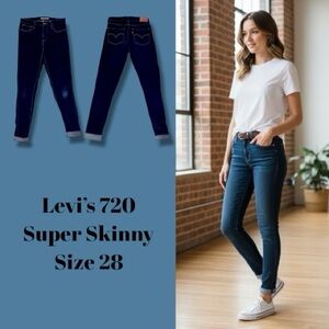 Levi’s Jeans 720 Super Skinny High Waisted Distressed Denim Size 28 🎉HOST PICK🎉